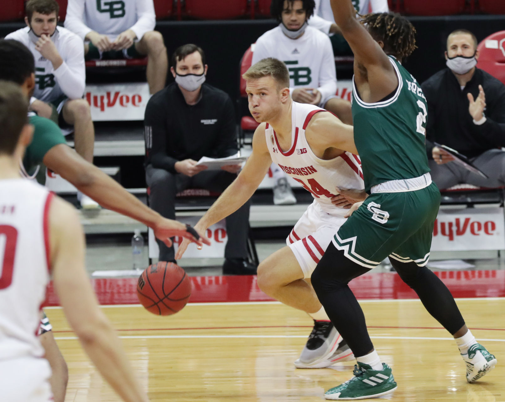 Badgers 82, Phoenix 42
